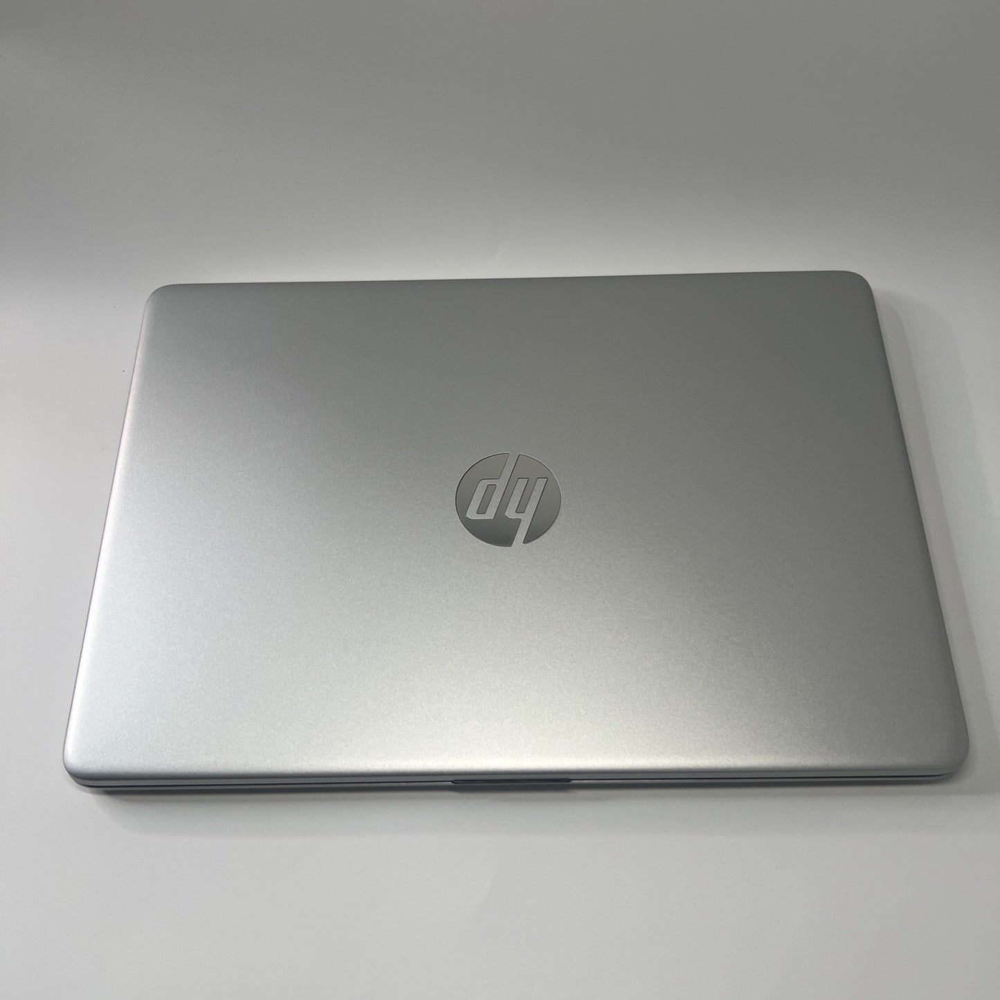 HP 14s-dq2512sa 14" FHD Intel Core i5-1135G7 256GB SSD 8GB RAM Windows 11 Laptop