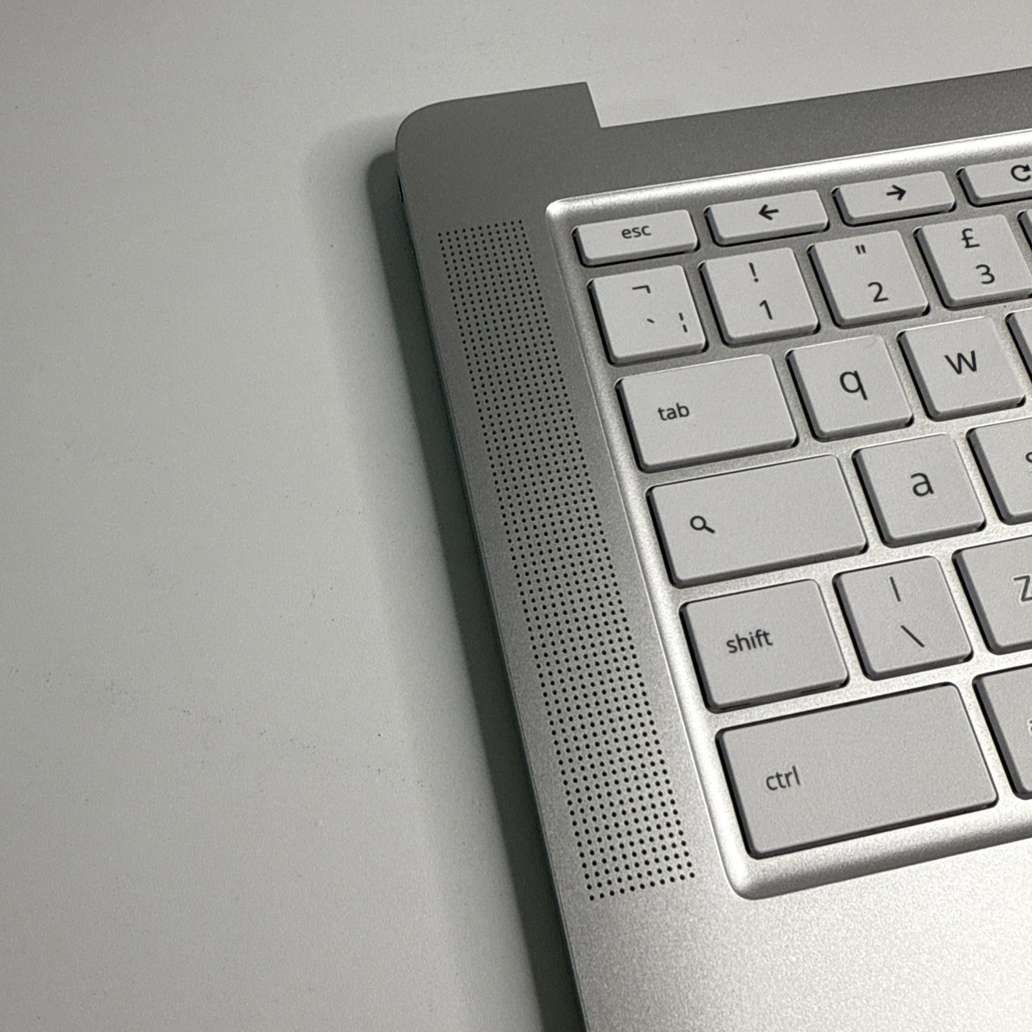 HP Chromebook 14A-NA0001sa Palmrest Cover Keyboard UK Sliver Speakers Genuine