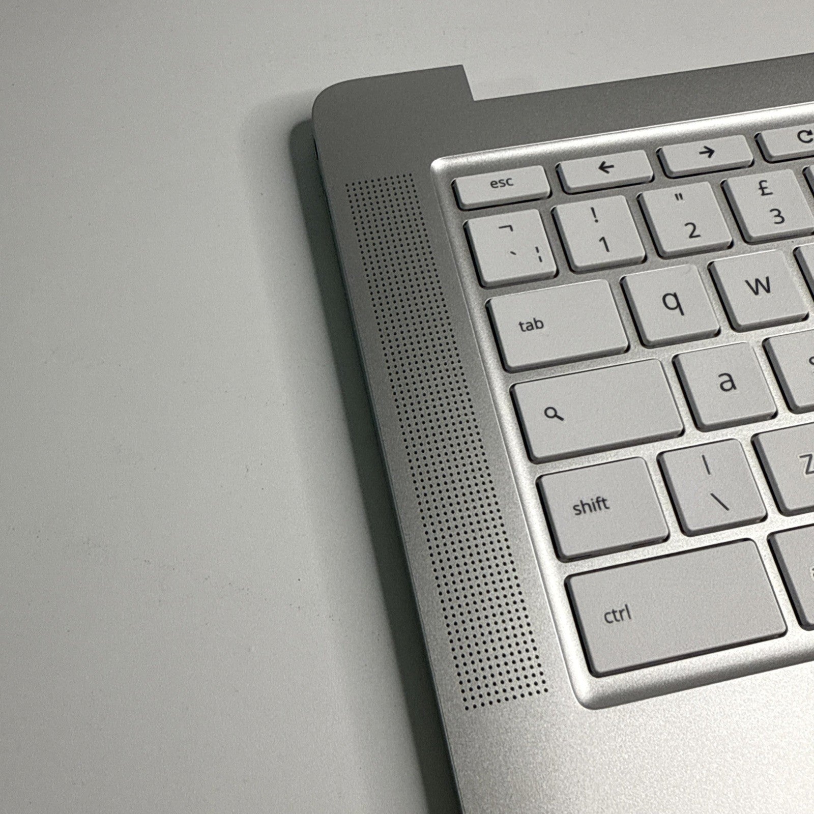 HP Chromebook 14A-NA0001sa Palmrest Cover Keyboard UK Sliver Speakers Genuine