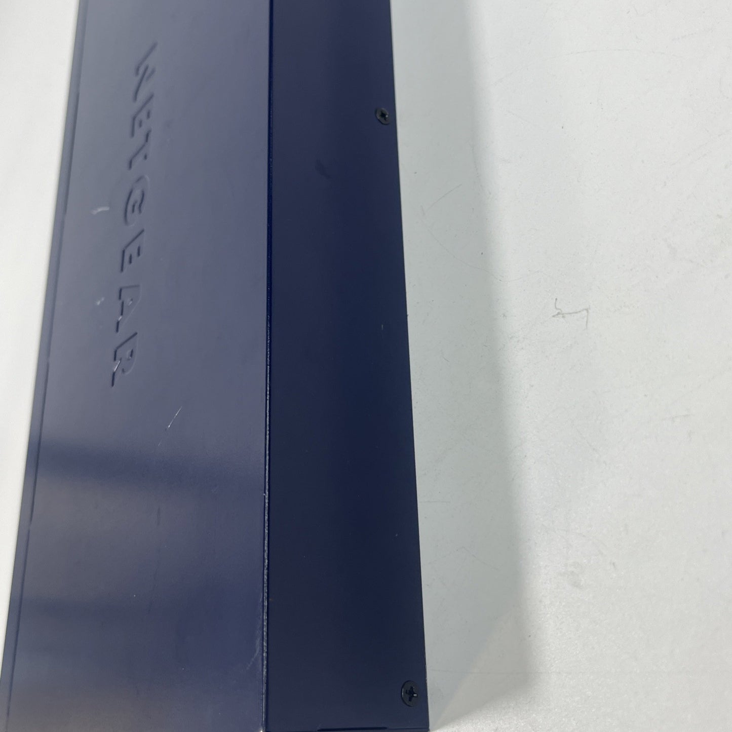 Netgear  FS524 24 Ports 10/100 Mbps Fast Ethernet Switch.Few Minors Signs