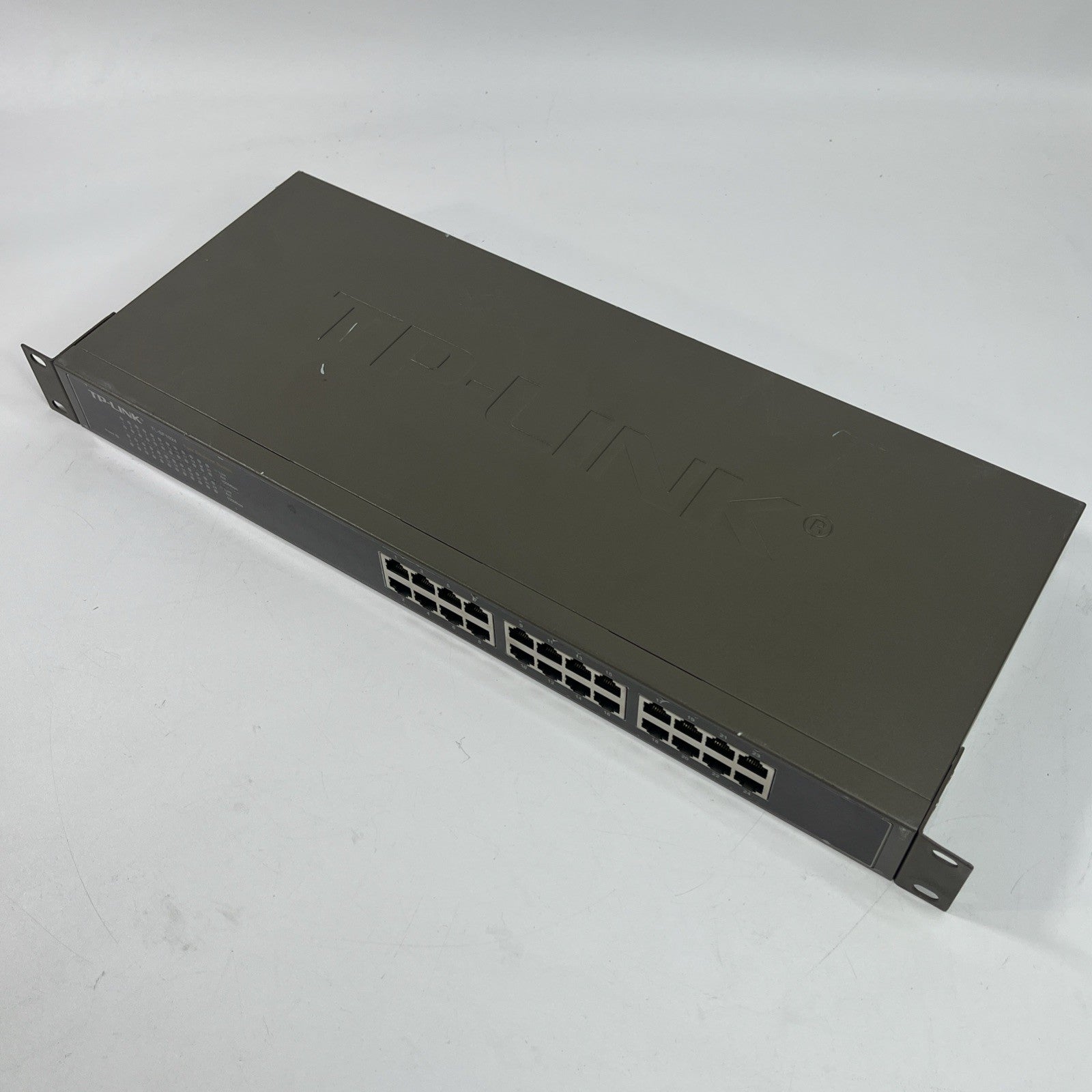 TP-LINK TL-SF1024  24 Ports Fast Ethernet Switch.