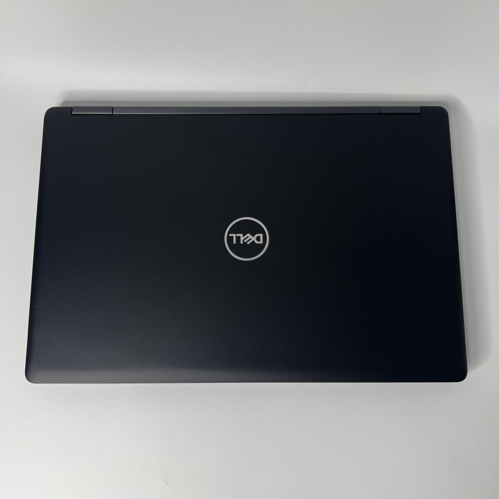 Dell Latitude 5590 Intel Core  i7-8650U 16Gb 512Gb SSD FHD Windows 11 Pro Laptop