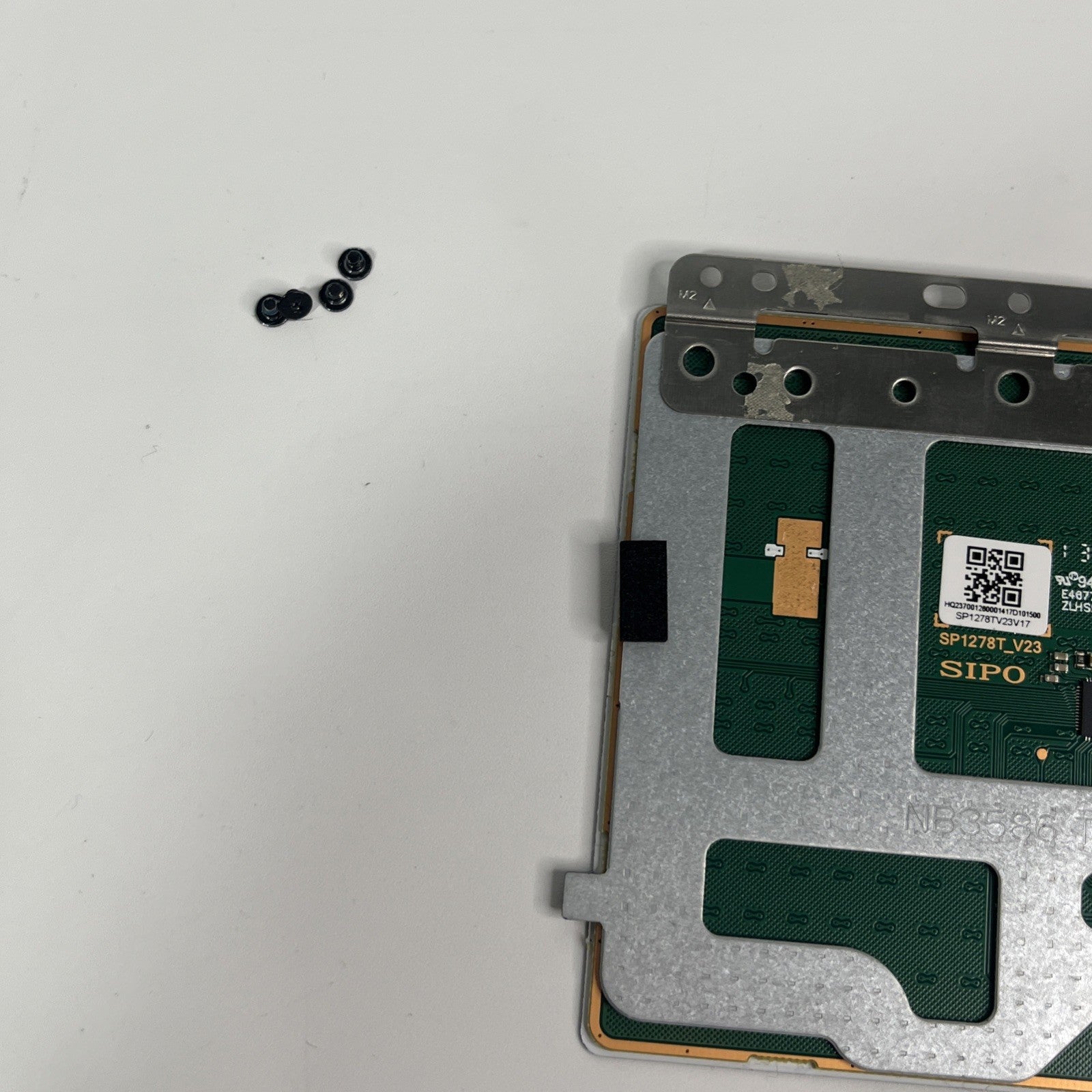 Genuine silver Samsung Galaxy NP750XDA Touchpad, Cable & Screws HQ23700126000