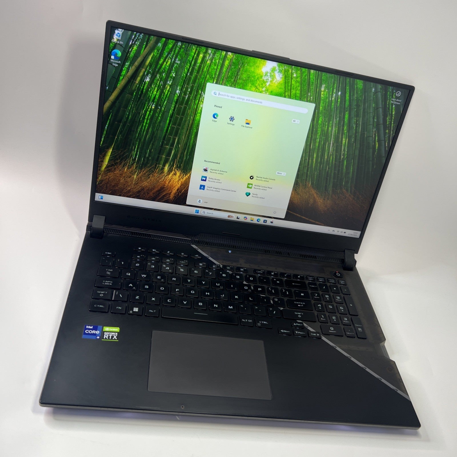 ASUS ROG Strix SCAR 17 SE G733 17.3" i9-12950HX RTX 3080Ti 32GB RAM 1TB SSD