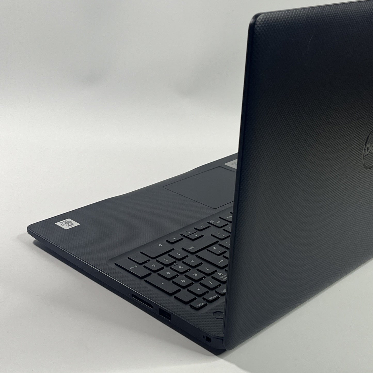 Dell Vostro 3590 i7-10th GEN 8GB RAM 256GB SSD 15.6" FHD Win 11. Grade B