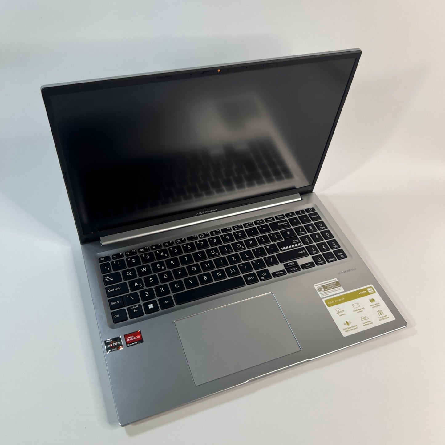 ASUS Vivobook M1605YA 16.0" Laptop AMD Ryzen 5-7430U 16GB RAM 512 Windows 11