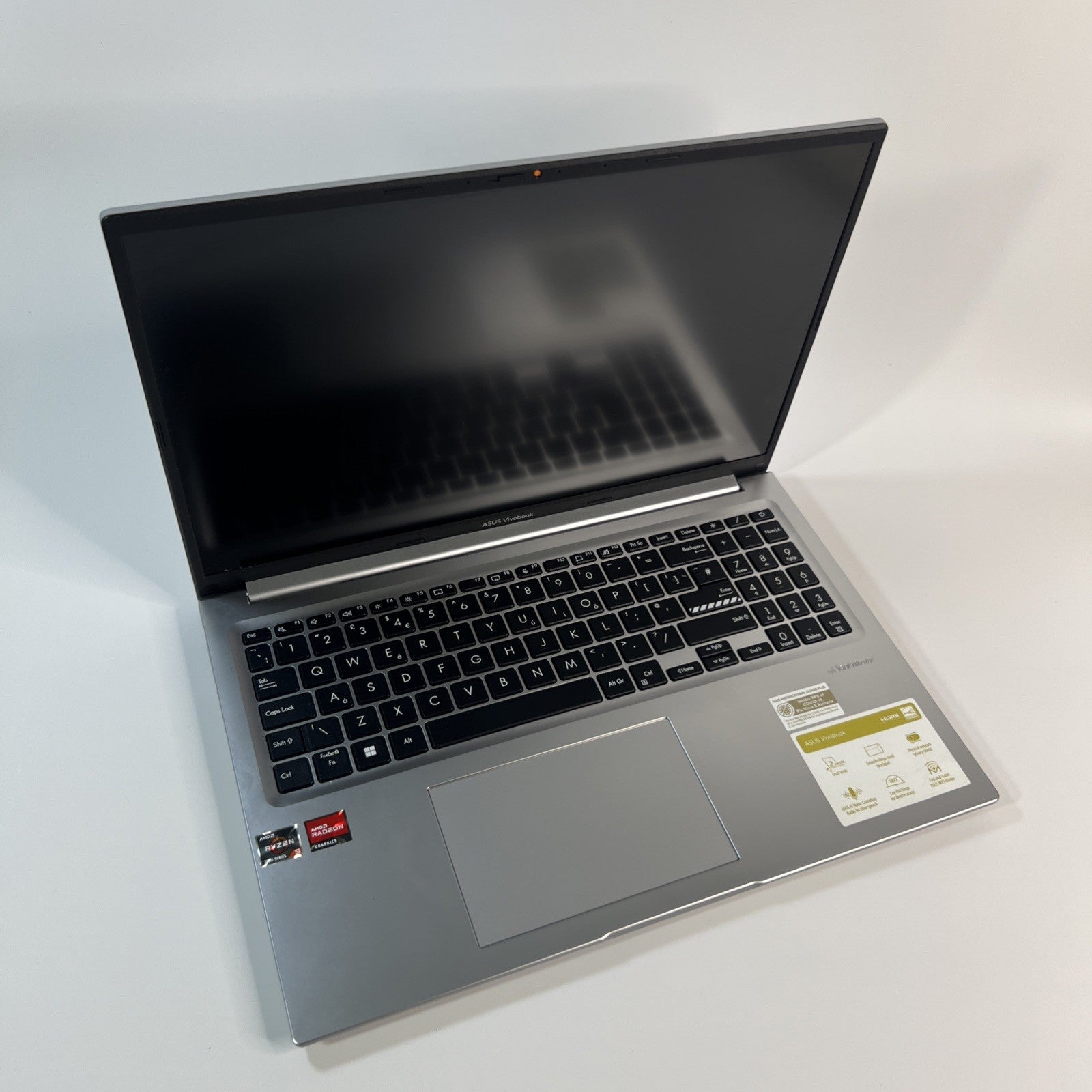 ASUS Vivobook M1605YA 16.0" Laptop AMD Ryzen 5-7430U 16GB RAM 512 Windows 11