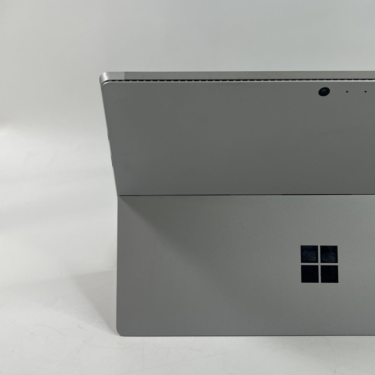 Microsoft Surface Pro 4 12.3” Intel i5-6300U  8GB RAM 256GB SSD & Keyboard