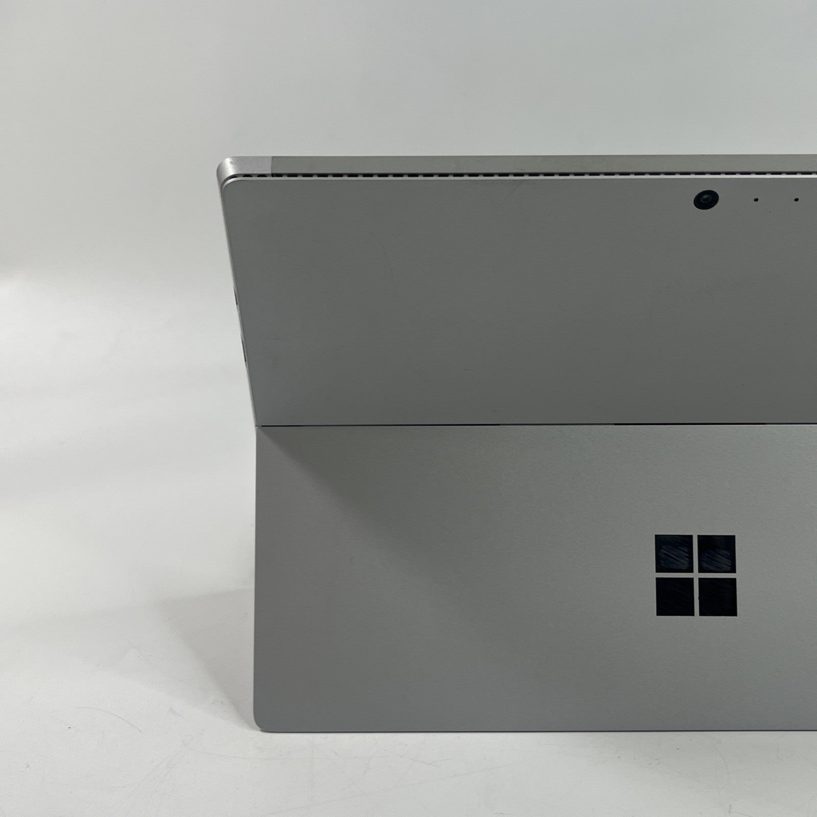 Microsoft Surface Pro 4 12.3” Intel i5-6300U  8GB RAM 256GB SSD & Keyboard