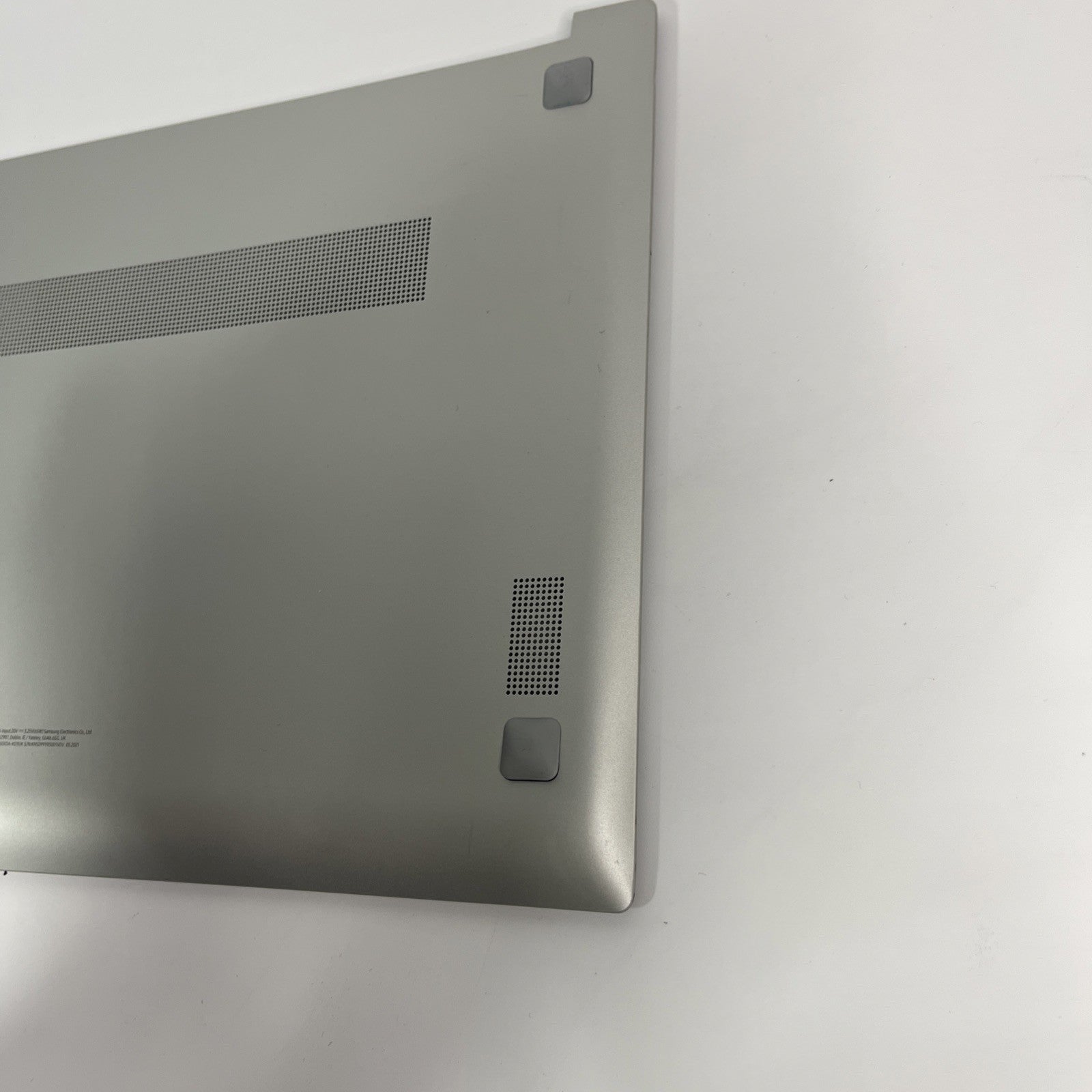 Genuine silver Samsung Galaxy NP750XDA Bottombase HQ2073080