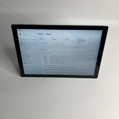 Microsoft Surface Pro 7 – i5-1035G4 8GB RAM 128GB SSD Windows 11 Grade C