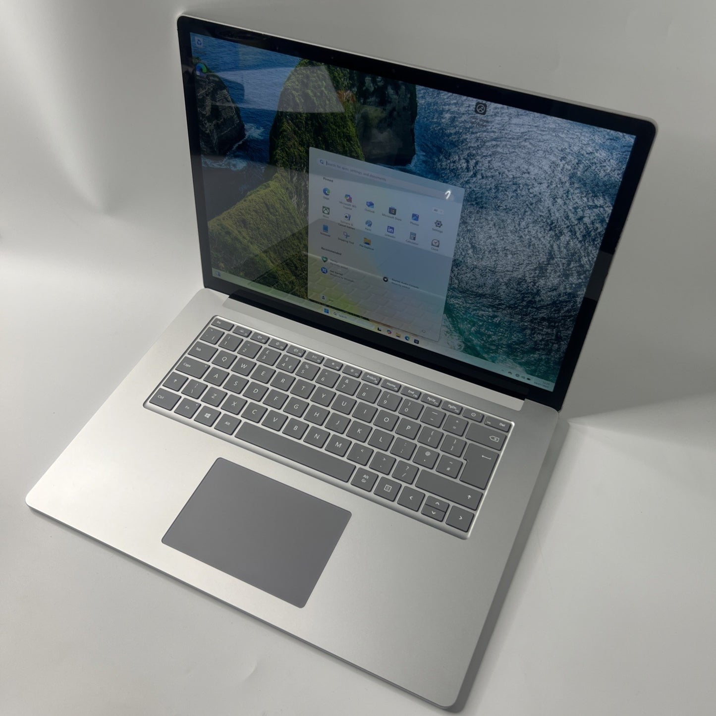 Microsoft Surface Laptop 3 15" AMD Ryzen 128GB SSD 8GB RAM Win 11 Hairline Crack