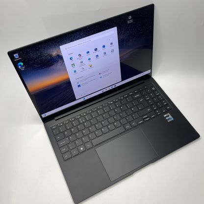 Samsung Galaxy Book 2 Pro 5G Core i5-1240P 8GB 512GB 15.6 Inch AMOLED Windows 11