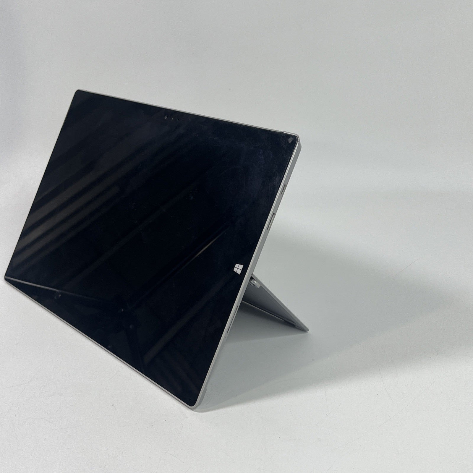 Microsoft Surface Pro 3 12” Intel i5-4300U 1.90 GHz  8GB RAM 256GB SSD Win 8 Pro