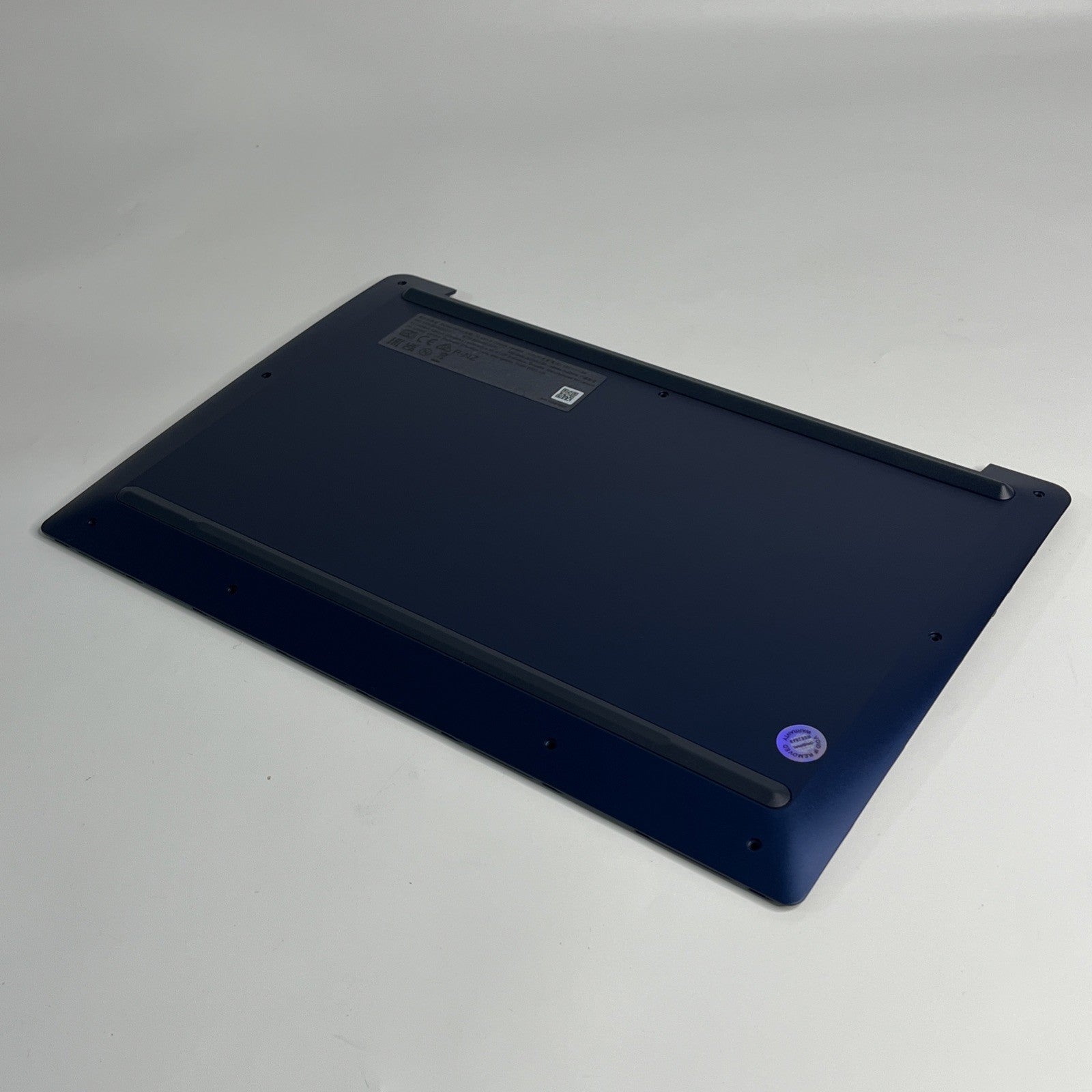 Lenovo IP Slim 3 Chrome 14M868 Bottom Cover 5CB1L30389 HQ2073136V000 Grade B