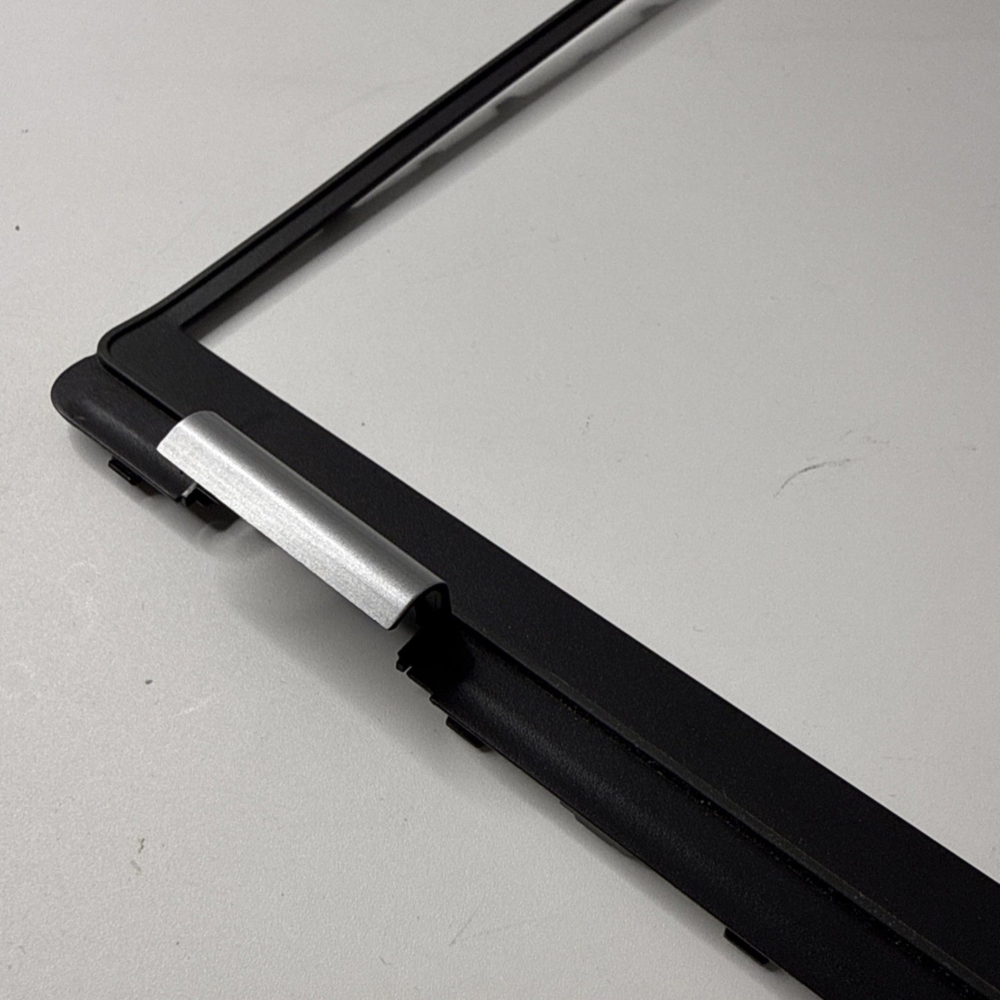 For Dell Latitude 5530 Screen Bezel Genuine 0DH2NW