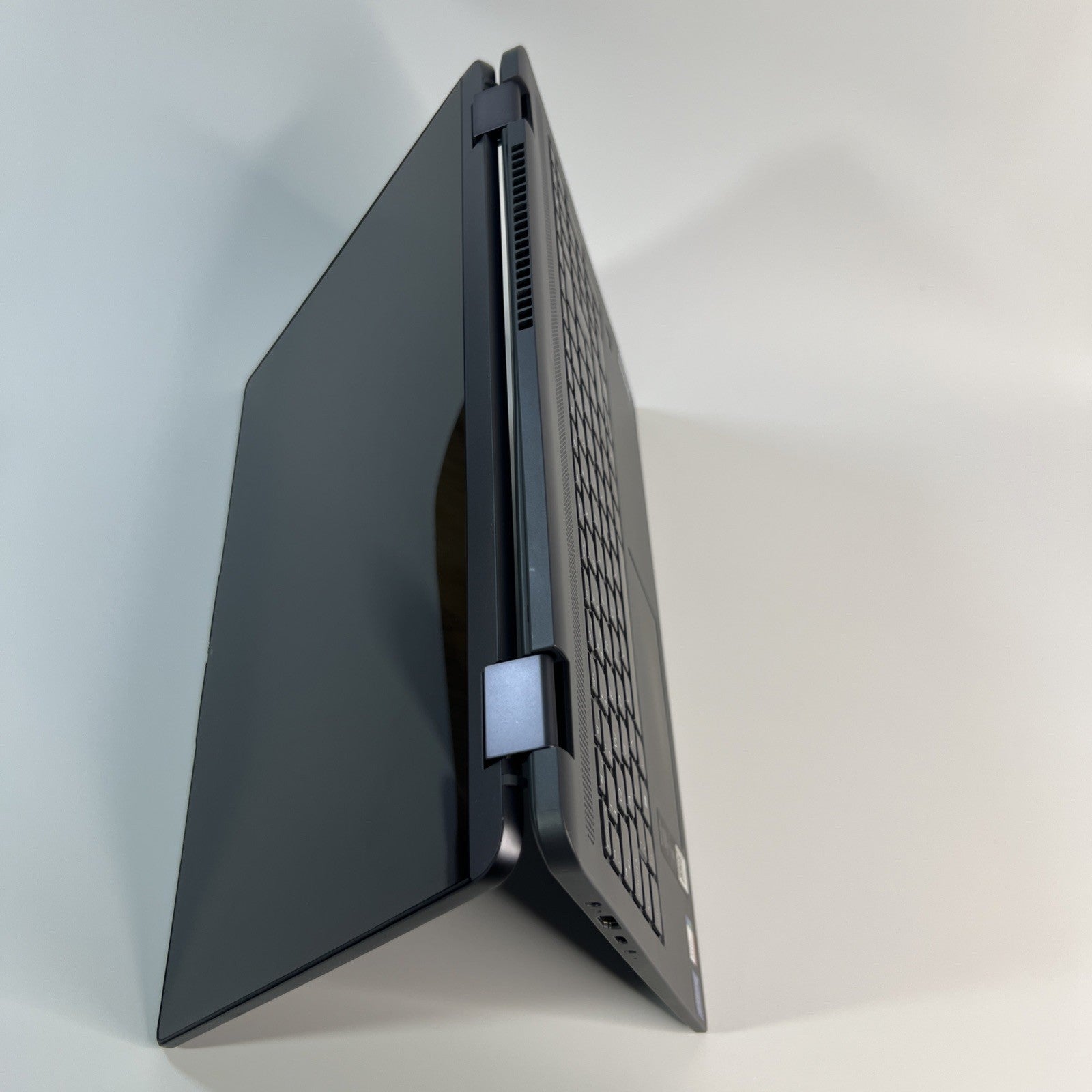 Lenovo IdeaPad Flex 5 16IAU7 Touchscreen Intel Core i7-1255U 16GB RAM 512GB SSD 