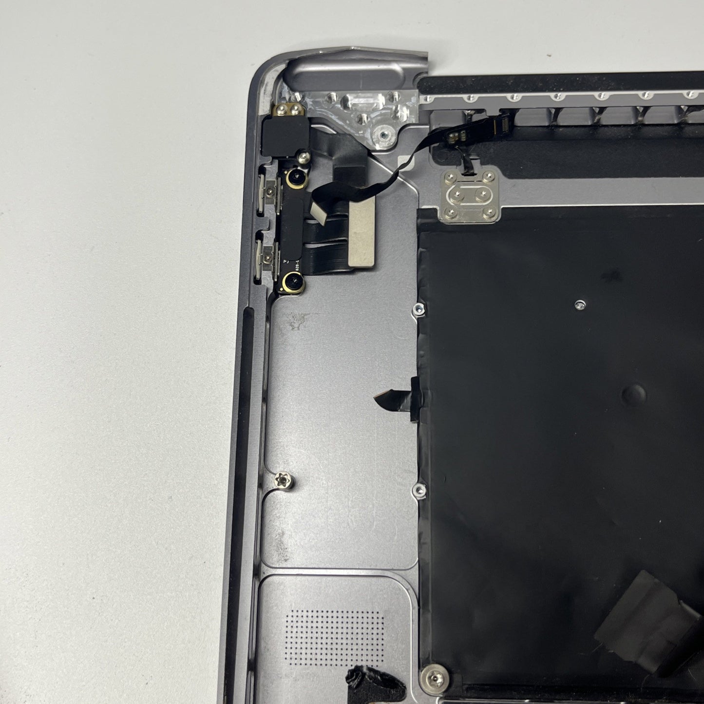 Genuine MacBook Pro16" A2141-2019 Palmrest keyboard Trackpad.  Bit Crack At Side