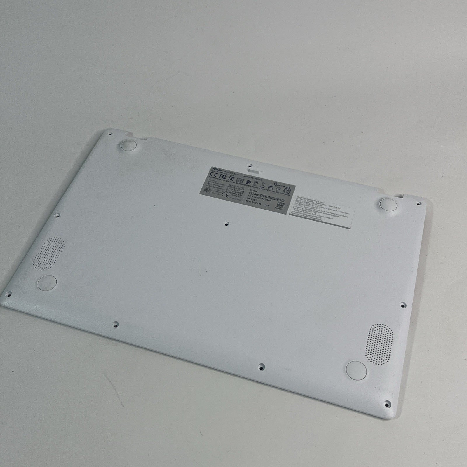 GENUINE Asus ,E410K Bottom Base Chassis Cover White 3CBKWBAJN40. #G A