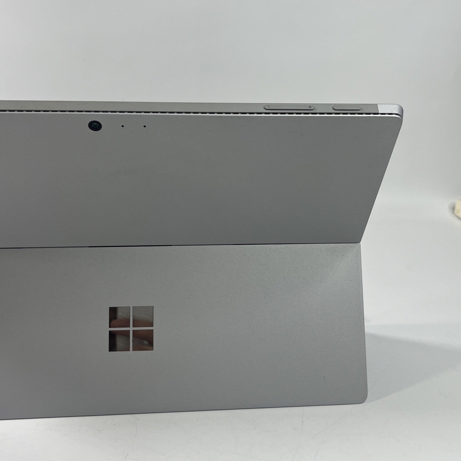 Microsoft Surface Pro 4 12.3” Intel i5-6300U  8GB RAM 256GB SSD & Keyboard
