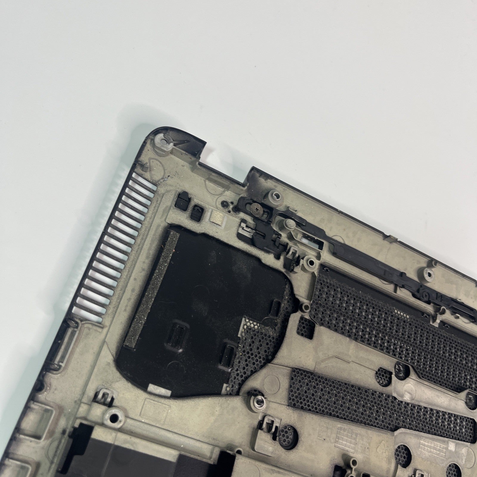 Genuine Black HP EliteBook 840 G5 Bottom Base Lower Cover Chassis BCALN106C.#G C