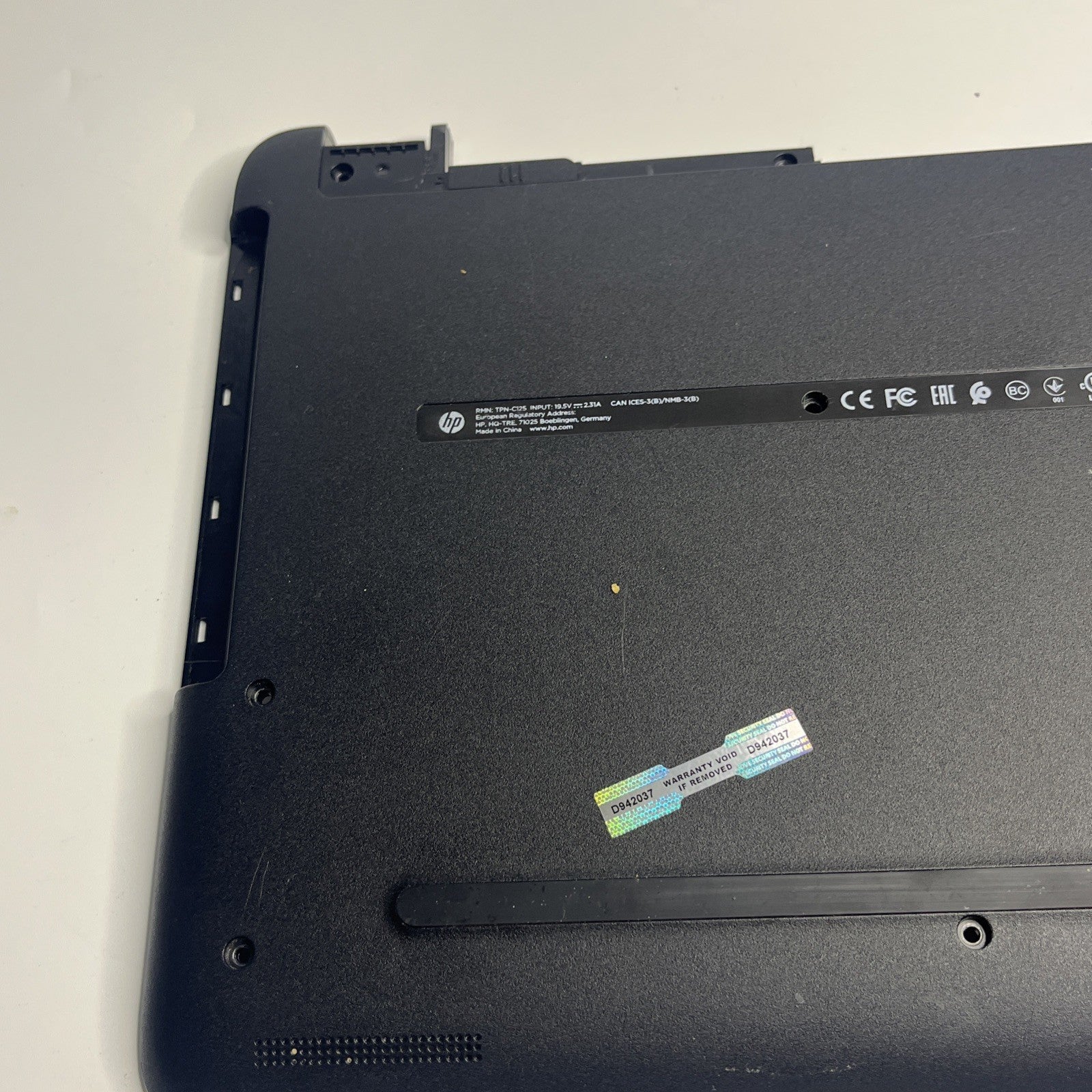 Genuine Black Hp Notebooks 15-AY167SA Bottom Base Cover Case AP1EM000600