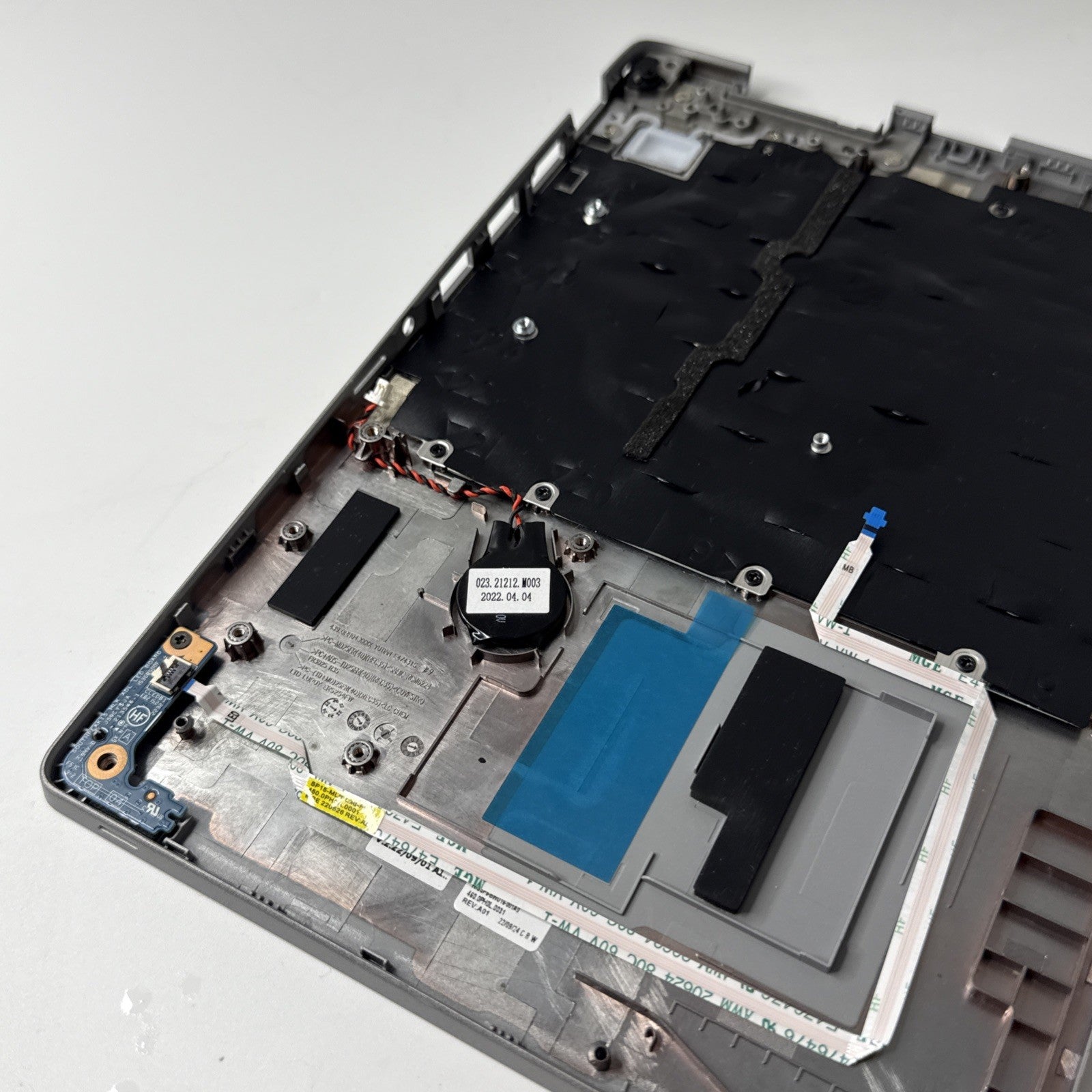 Dell Latitude 5530 Genuine Palmrest Assembly, UK Keyboard 0RRN8D Silver