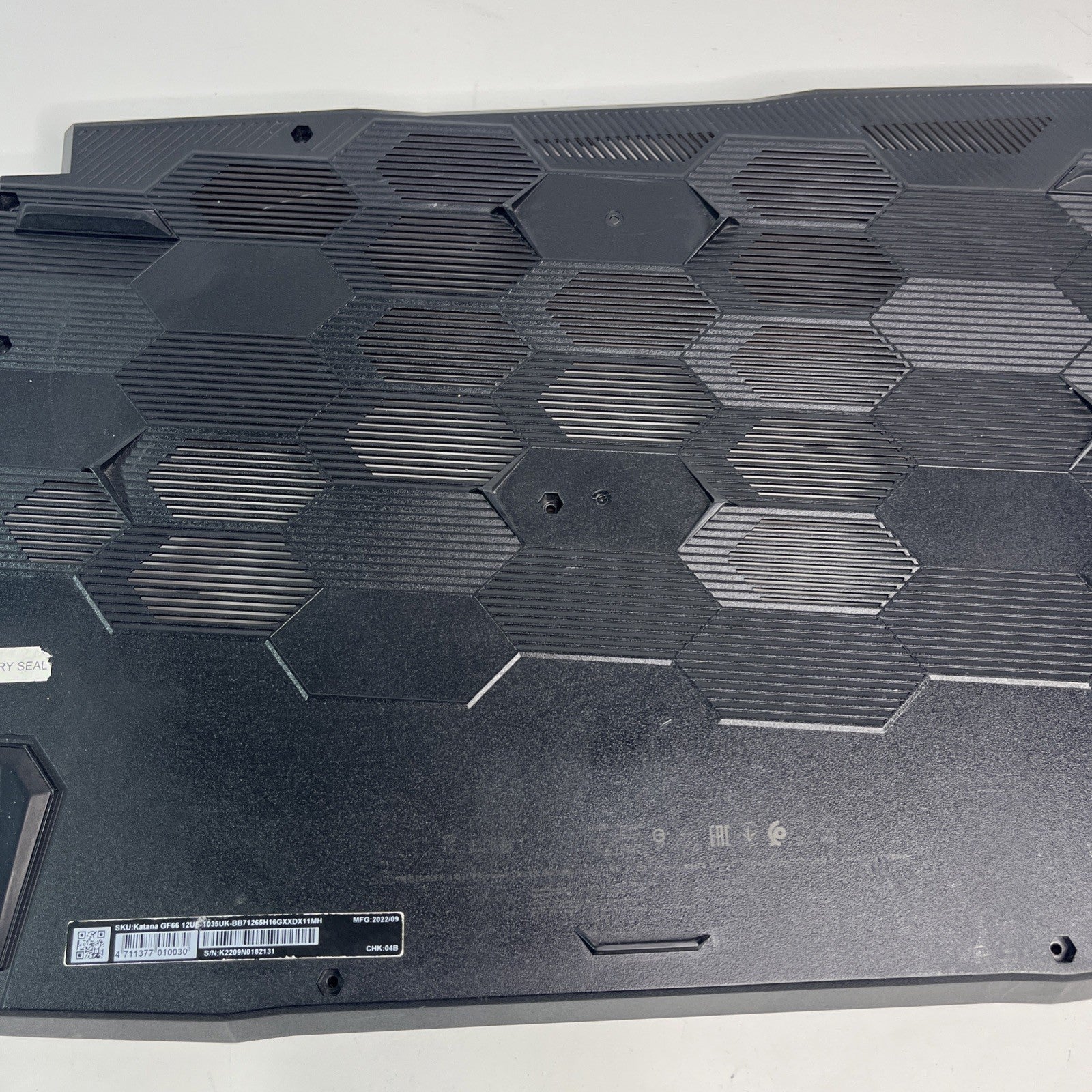 MSI Katana GF66 12UE Base Cover Bottom Case 307-583D221-M77 MS-1584