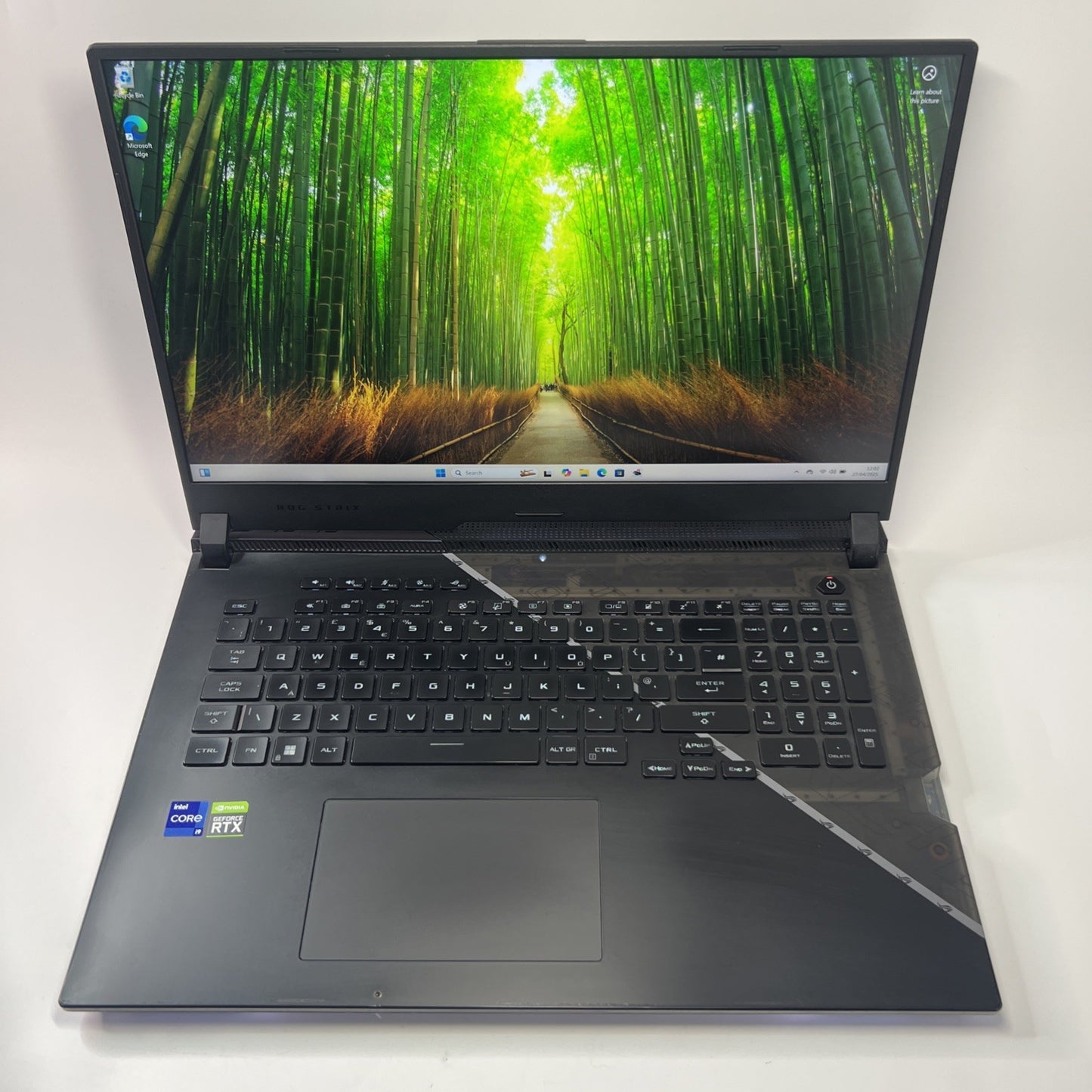 ASUS ROG Strix SCAR 17 SE G733 17.3" i9-12950HX RTX 3080Ti 32GB RAM 1TB SSD