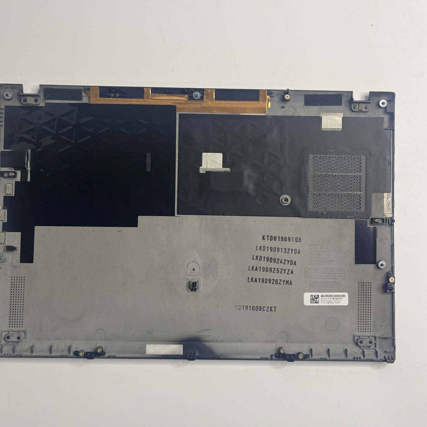Genuine black ck Lenovo ThinkPad X1 Carbon 7th Gen Bottom Base Cover.