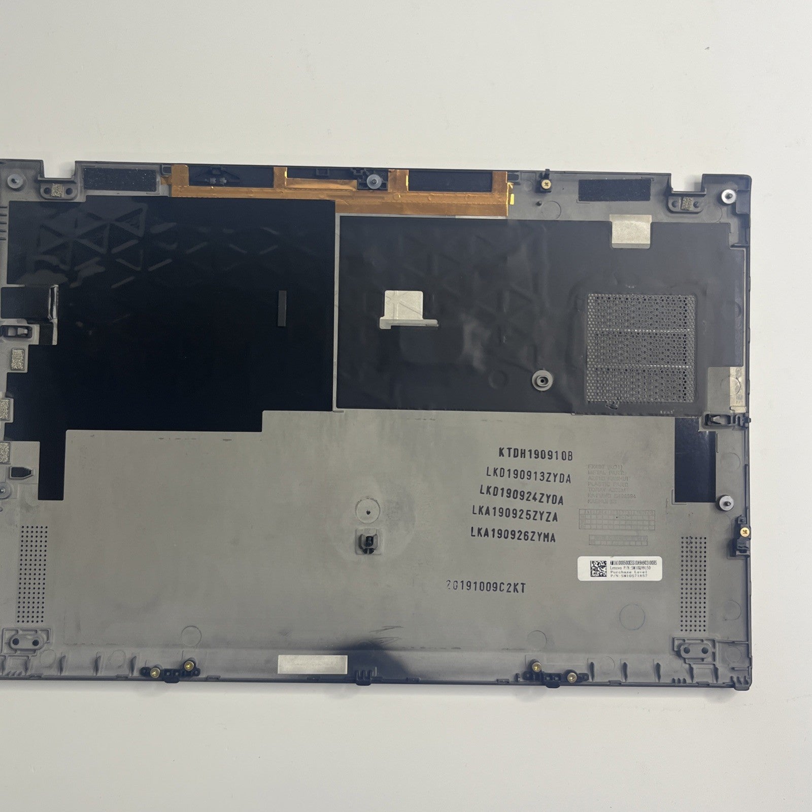 Genuine black ck Lenovo ThinkPad X1 Carbon 7th Gen Bottom Base Cover.