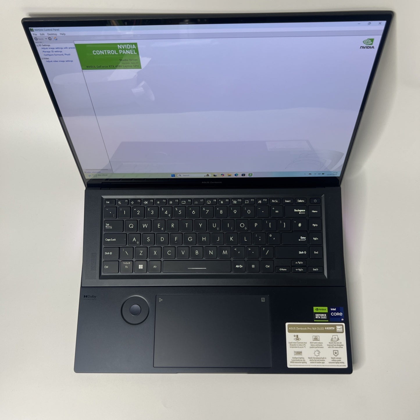 ASUS Zenbook Pro 16 UX7602BZ OLED Intel Core i9-13905H RTX 4080 32GB RAM 1TB SSD