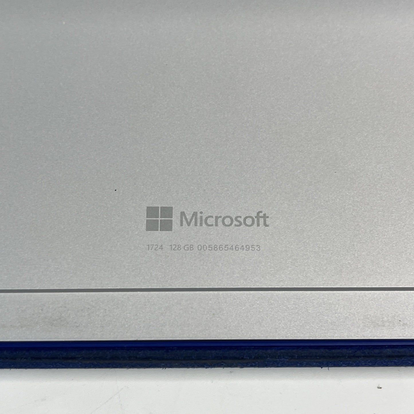 Microsoft Surface Pro 4 12.3” Intel i5-6300U  4GB RAM 128GB SSD & Keyboard