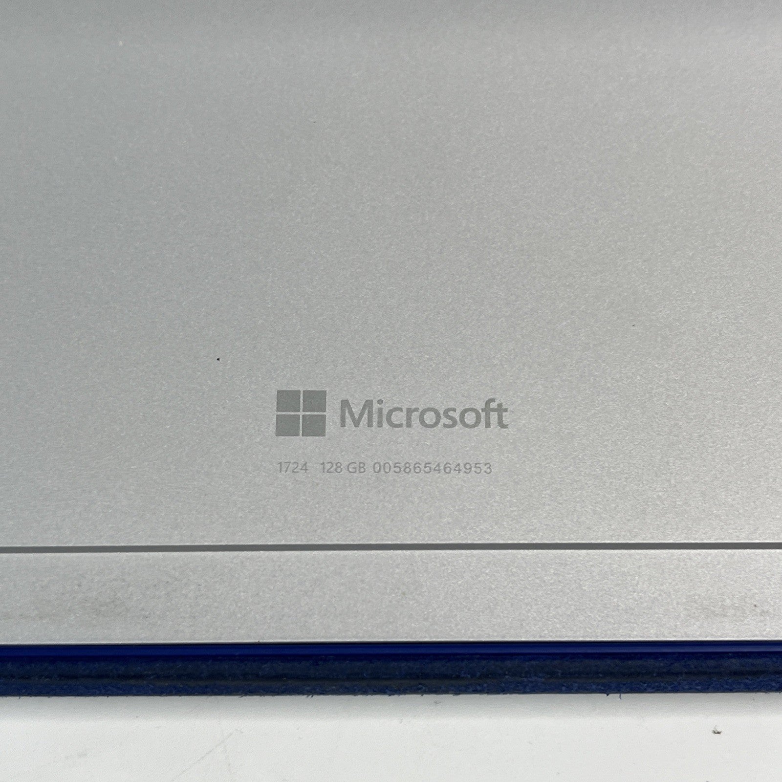 Microsoft Surface Pro 4 12.3” Intel i5-6300U  4GB RAM 128GB SSD & Keyboard