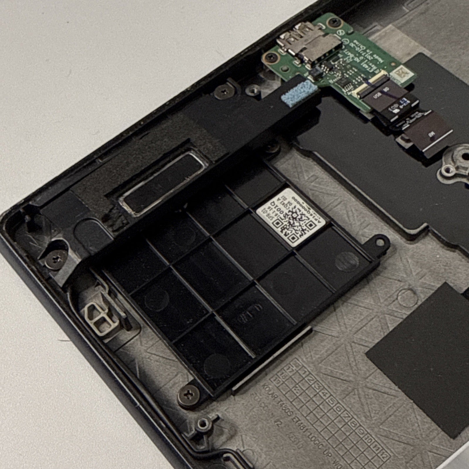 Genuine Lenovo ThinkPad T480S Palmrest & Speaker Case Cover AP16Q000G00