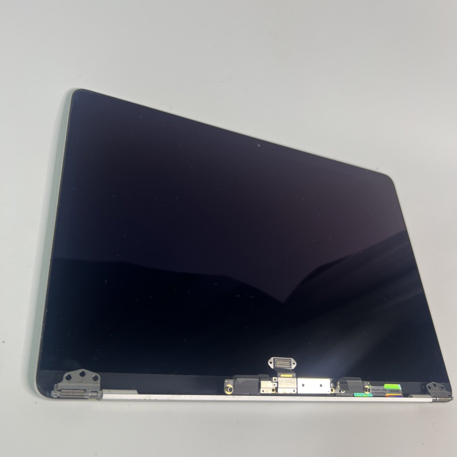 Apple MacBook Air A2337 LCD Screen Display Assembly – Silver – EMC 3598