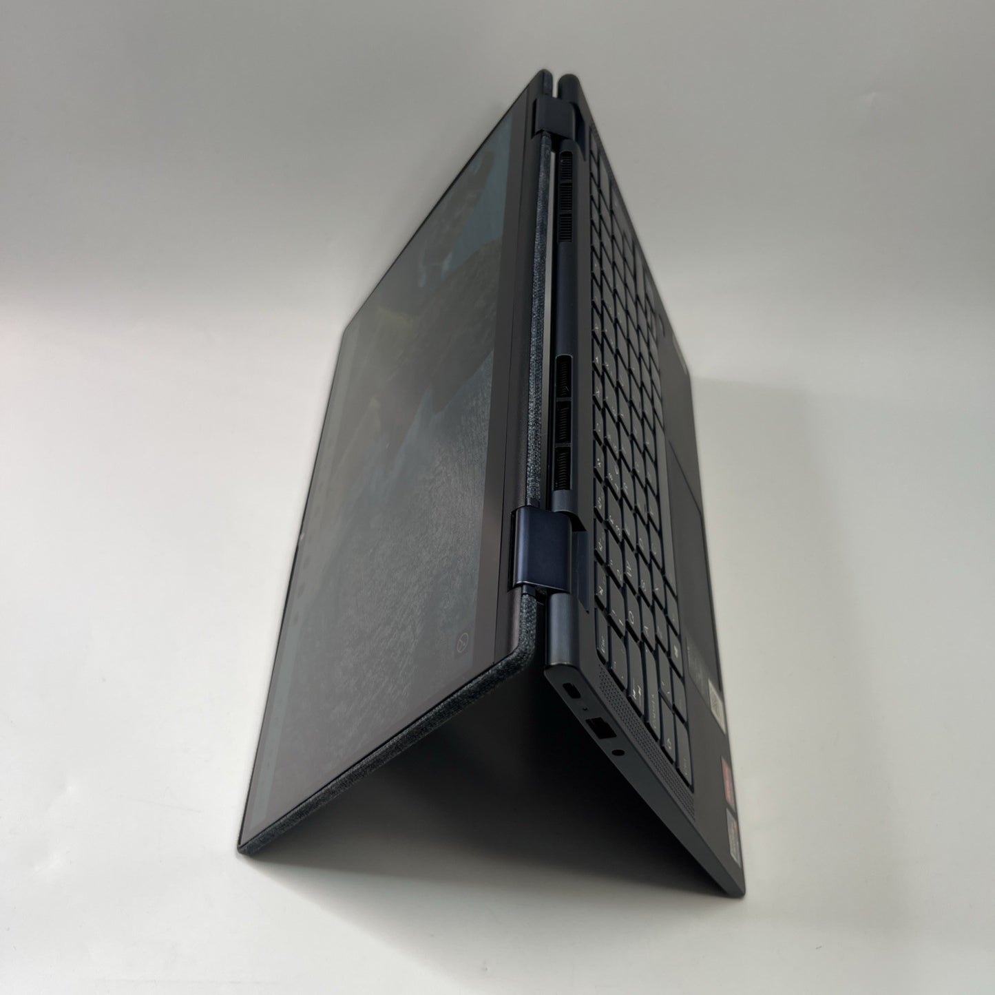 Lenovo Yoga 6 13ALC7 AMD Ryzen 7-5700U 8GB RAM 512GB SSD Touch Screen Win 11