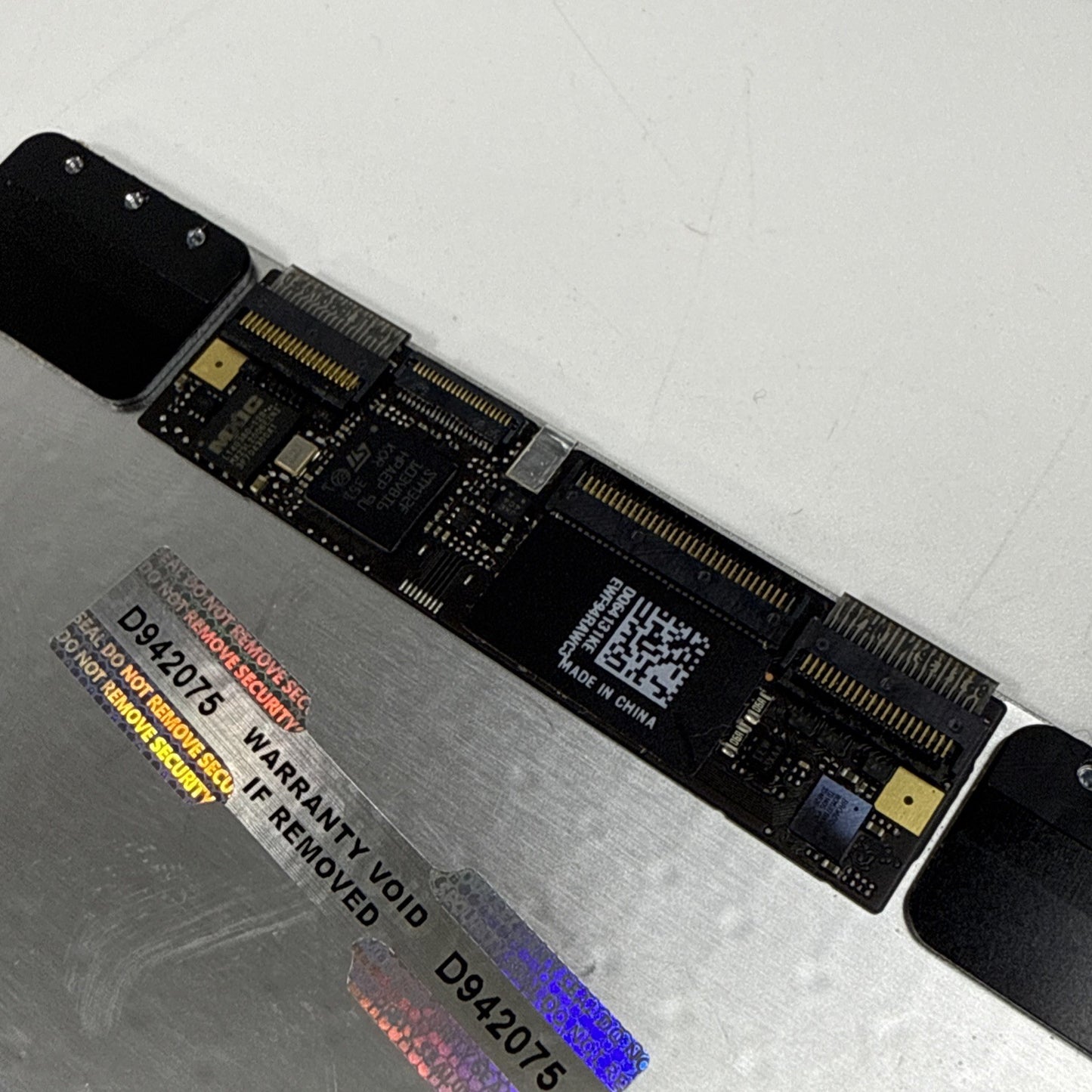 Macbook Air 13” A1466 Mid 2013 Touchpad Trackapd Mouse Cable Screws