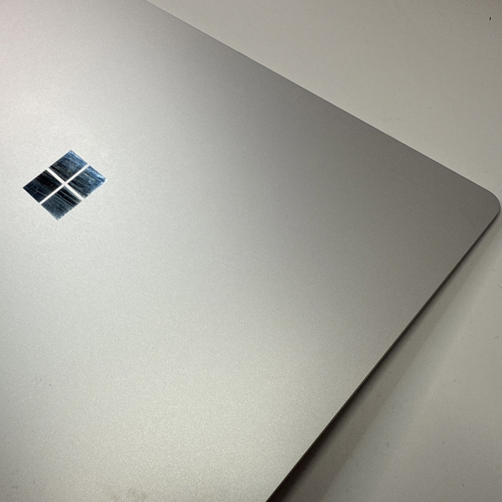 Microsoft Surface 4 1950 13.5 Touch Screen Assemby Top Lid Cover Silver