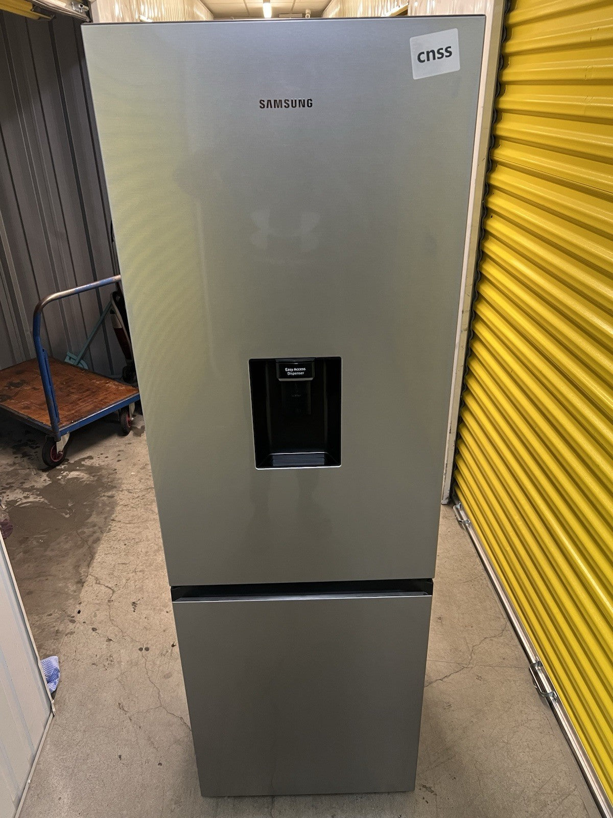 Samsung RB34T632ESA/EU Freestanding Fridge-Freezer Silver Water Dispenser