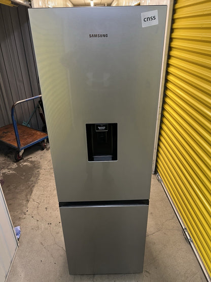 Samsung RB34T632ESA/EU Freestanding Fridge-Freezer Silver Water Dispenser