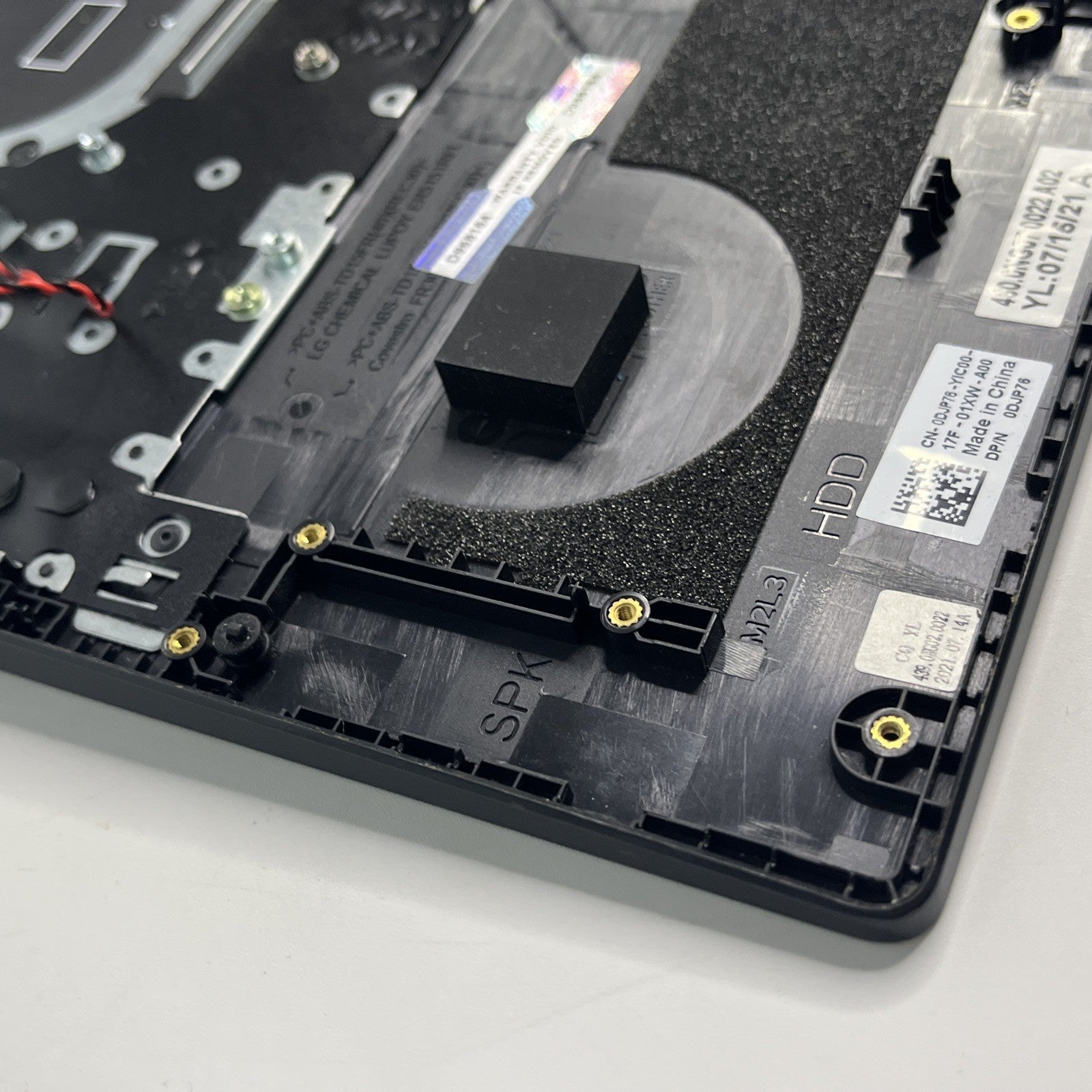 Genuine Black Dell Latitude 3520 Palmrest , Touchpad & Speakers. Bit Cracked
