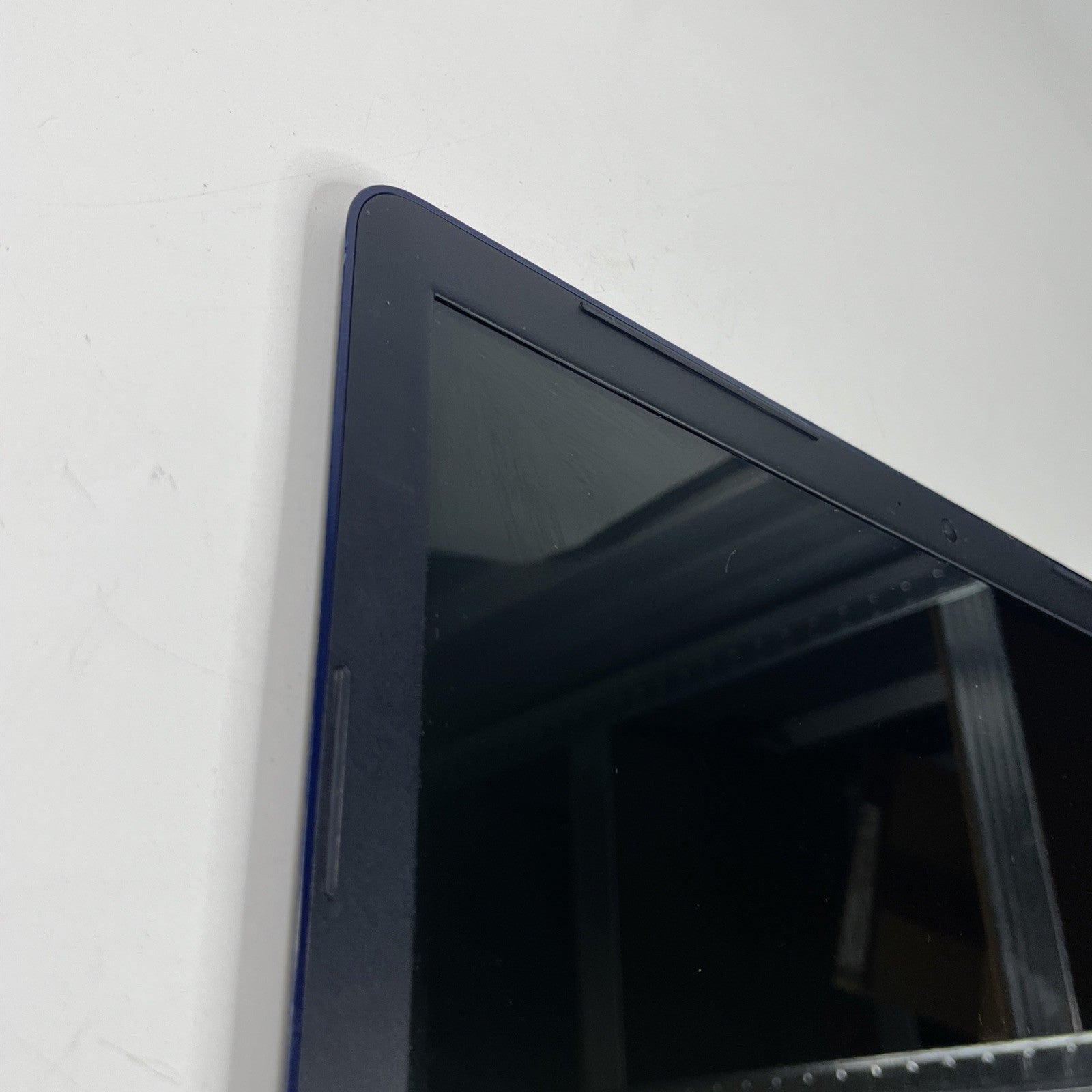 Genuine Blue Dell Inspiron 15 5567  Complete Top Lid And Screen Assembly.
