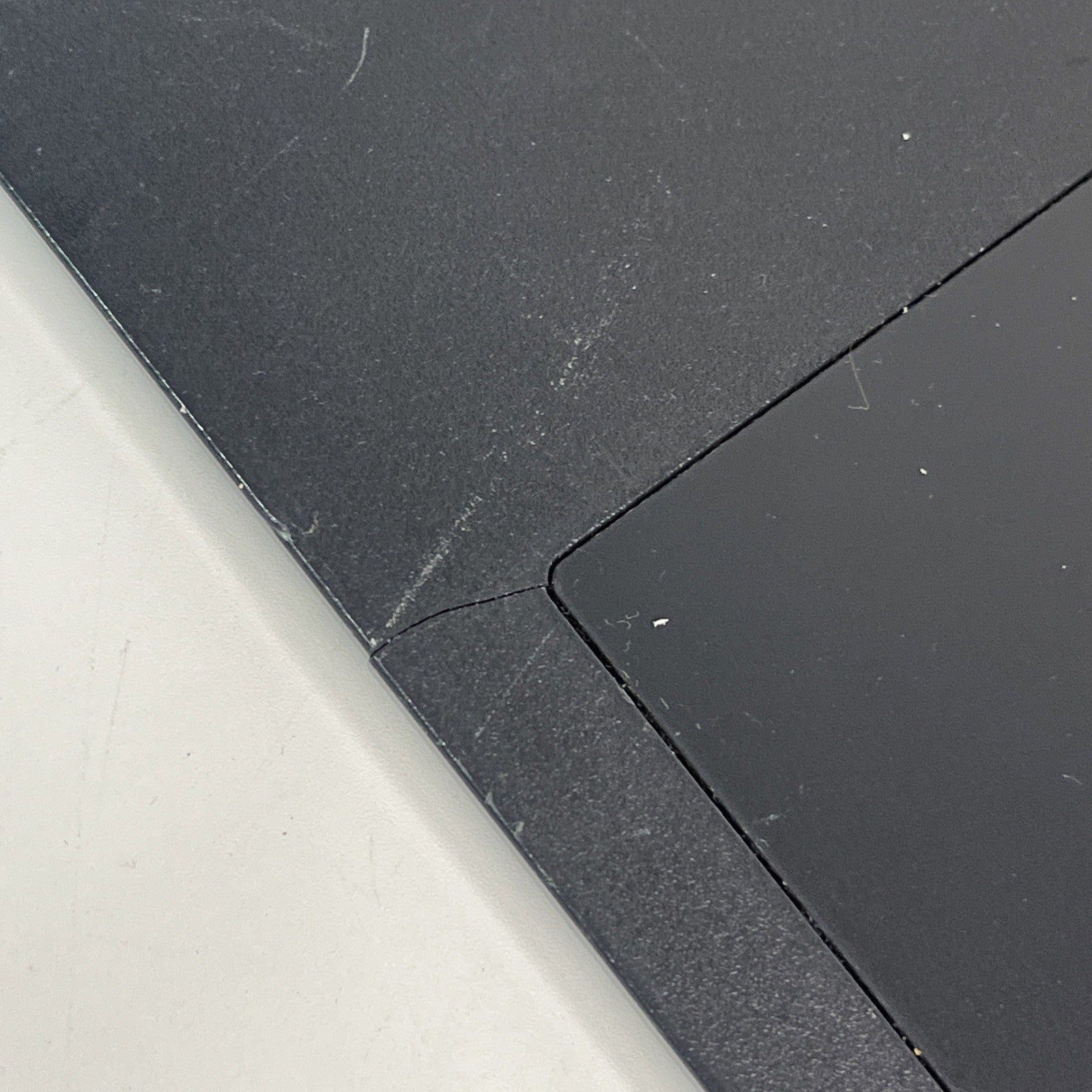 Genuine Black Dell Latitude 3520 Palmrest , Touchpad & Speakers. Bit Cracked
