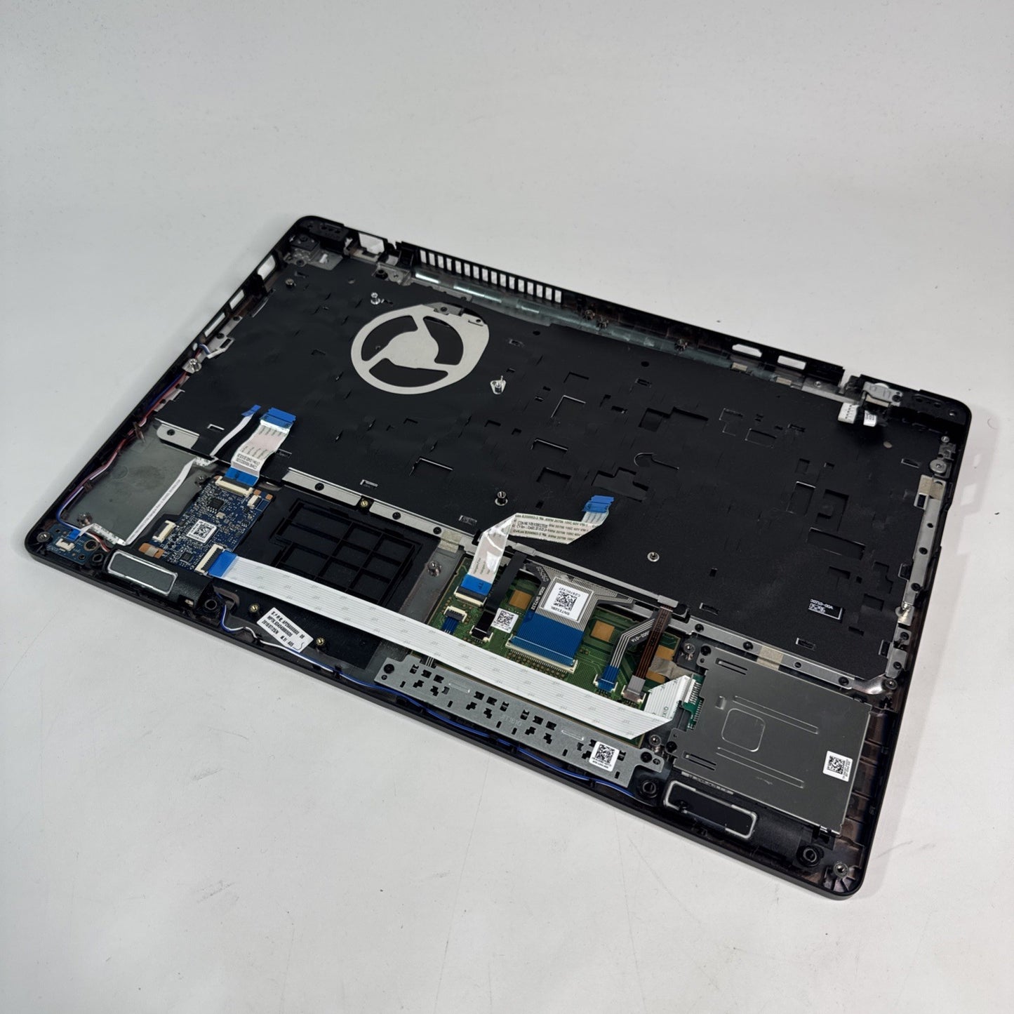Genuine Dell Latitude 5590 Palmrest,speaker & Keyboard I Key Missing