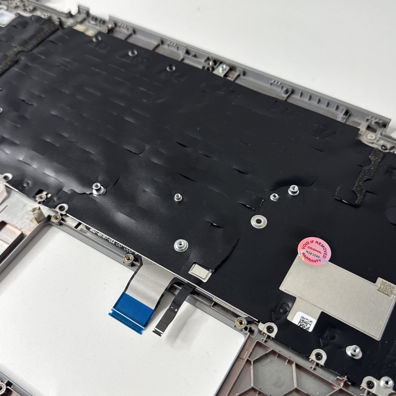 Dell Latitude 5530 Genuine Palmrest Assembly, UK Keyboard 0RRN8D Silver