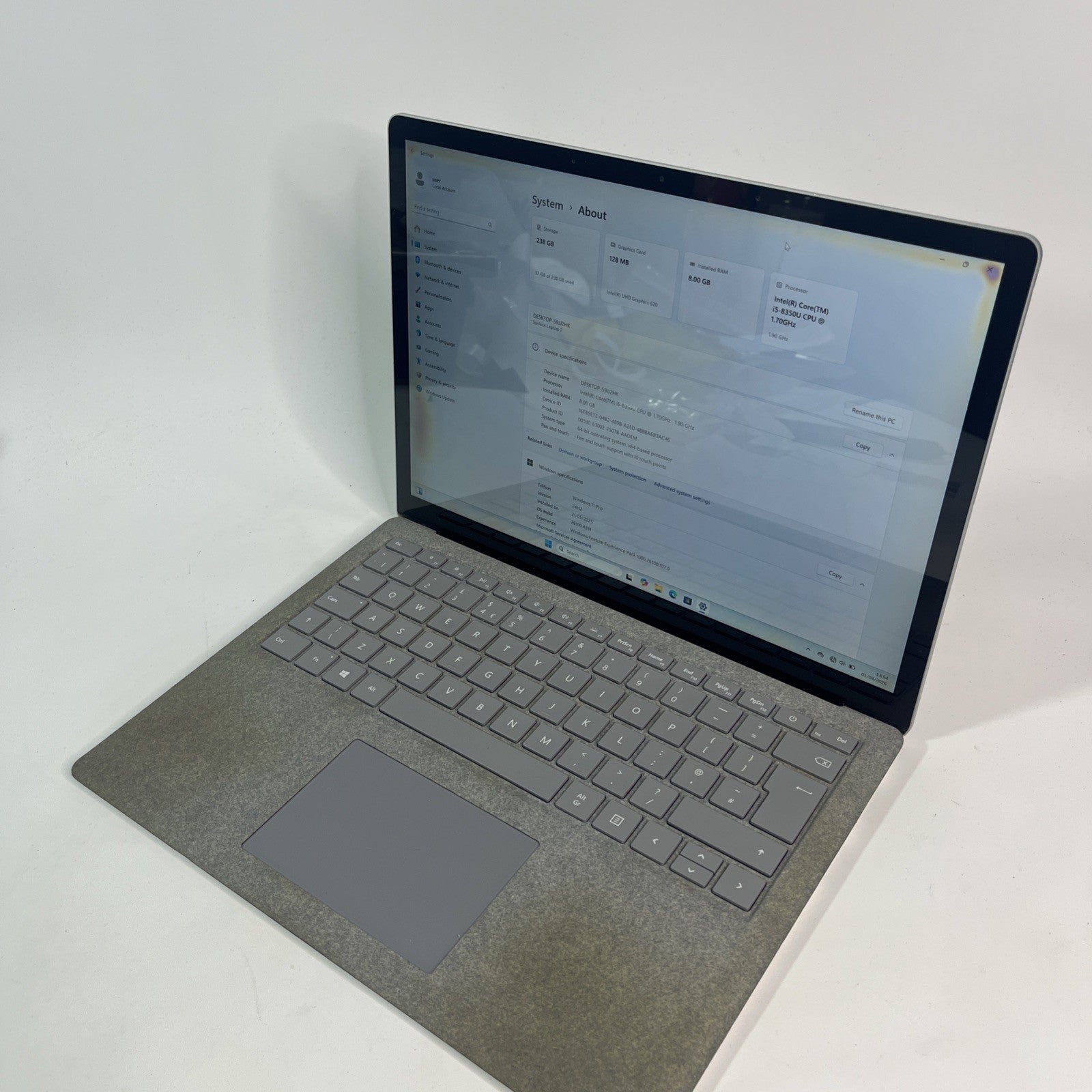 Microsoft Surface Laptop 2 – i5-8350U | 8GB RAM | 256GB SSD | 13.5” | Windows 11