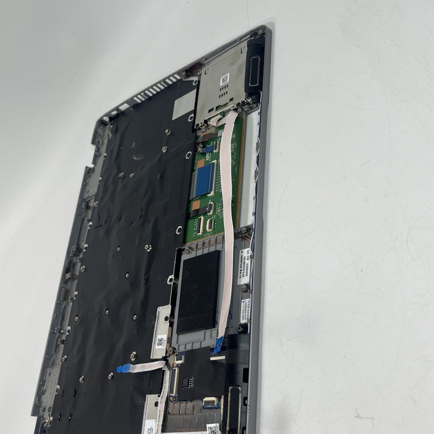 Genuine DELL LATITUDE 5510 Palmrest,keyboard,touchpad & Speakers.