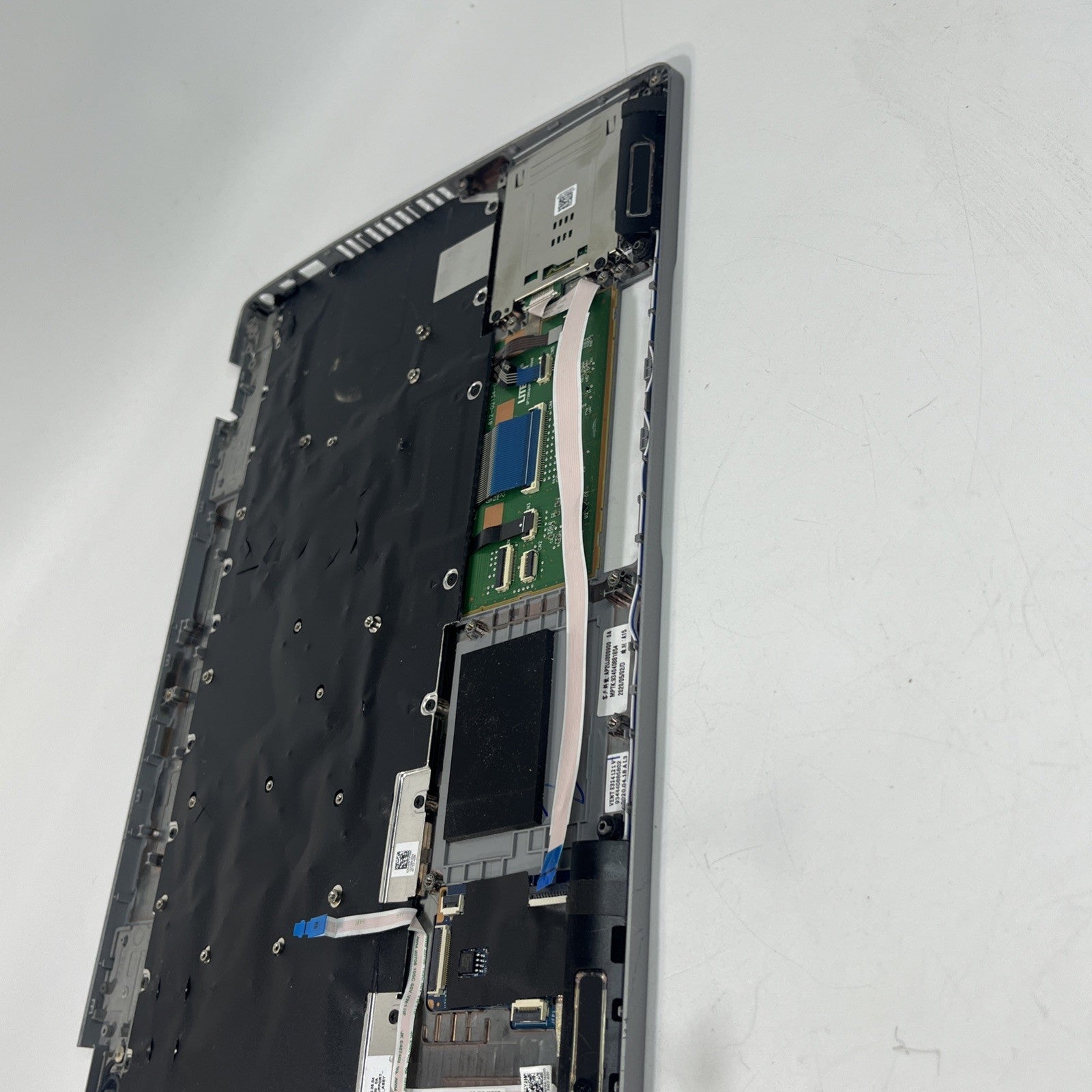 Genuine DELL LATITUDE 5510 Palmrest,keyboard,touchpad & Speakers.