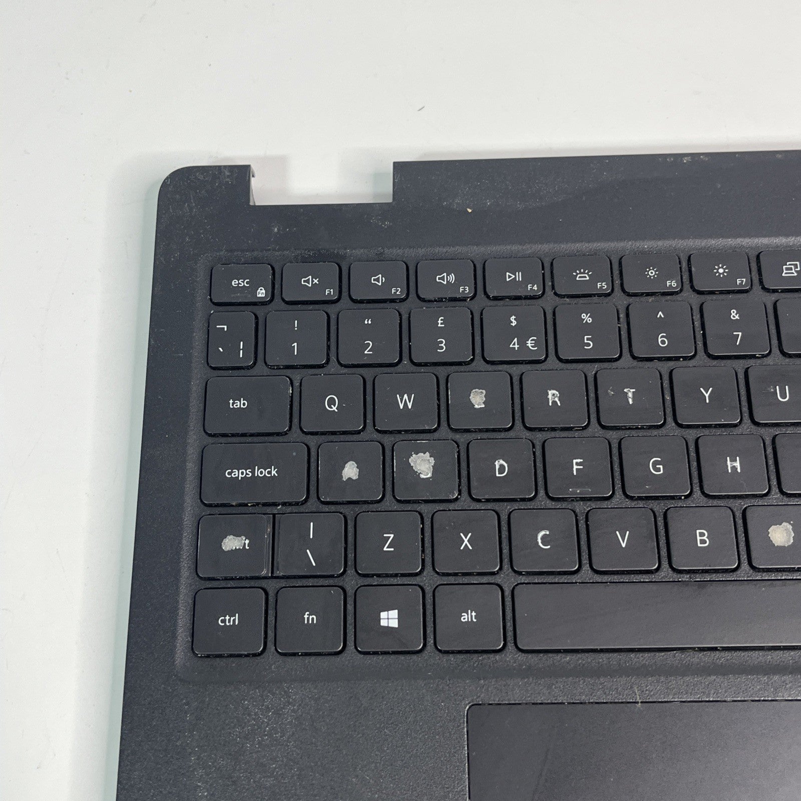 Genuine Black Dell Latitude 3520 Palmrest , Touchpad & Speakers. Bit Cracked